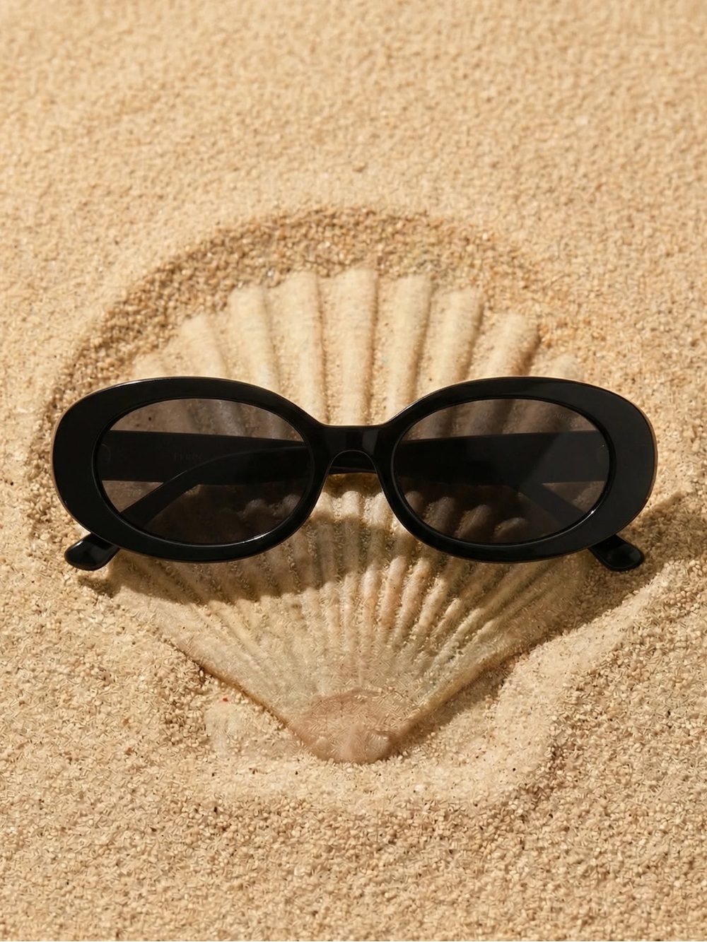 Women's Black Oval Sunglasses – Sleek Everyday Style